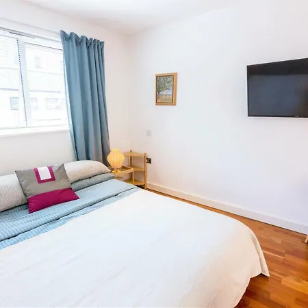 Old School - Your Apartamento *